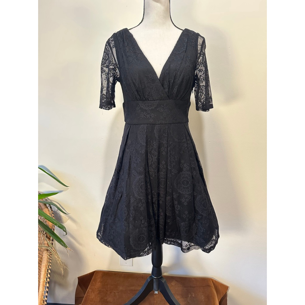 VTG Betsey Johnson 90s Floral Lace Dress | It-Girl | Bombshell Bodycon | Size 6